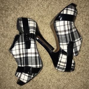 Checkered Women Shoes